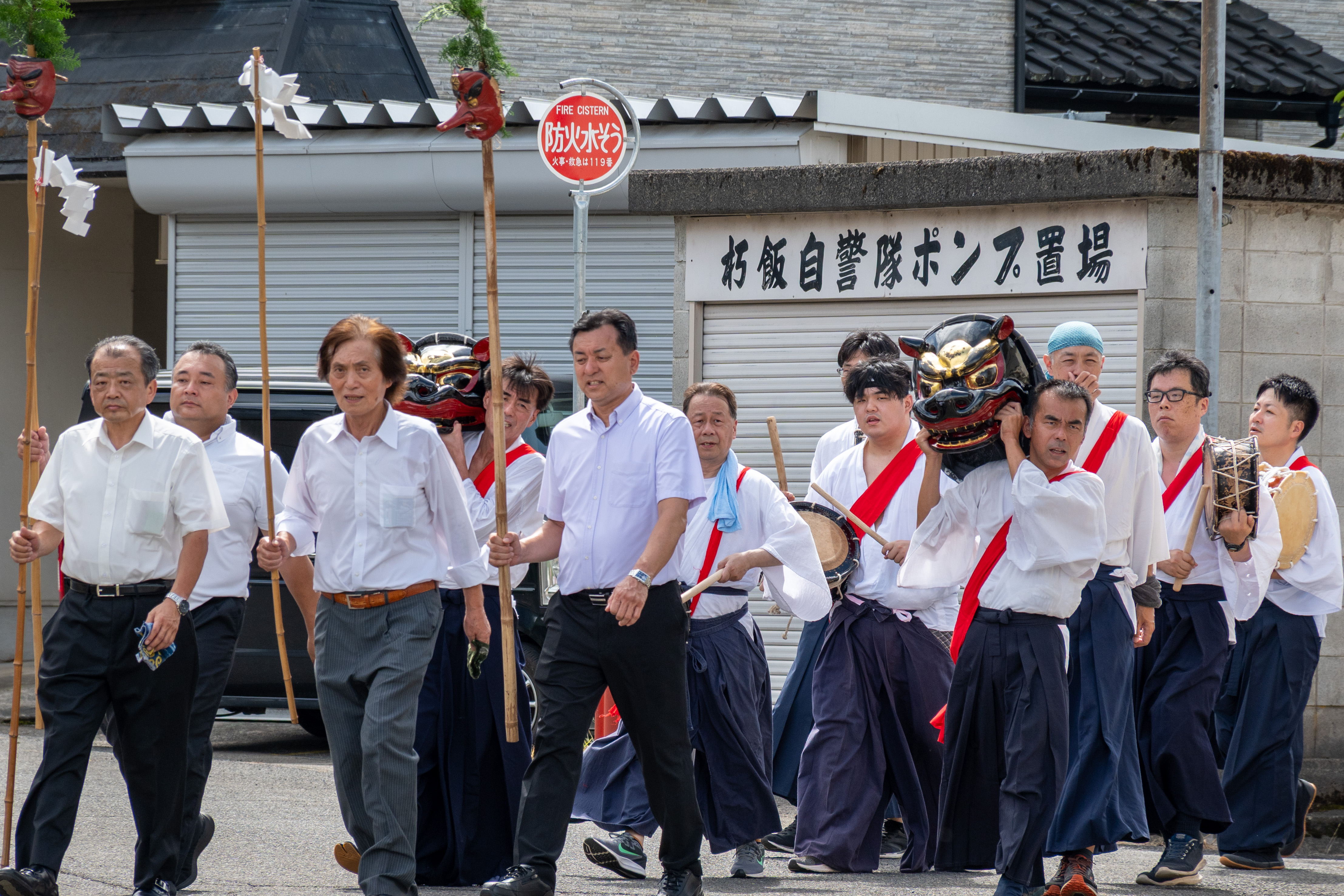 朽飯区内練り歩き